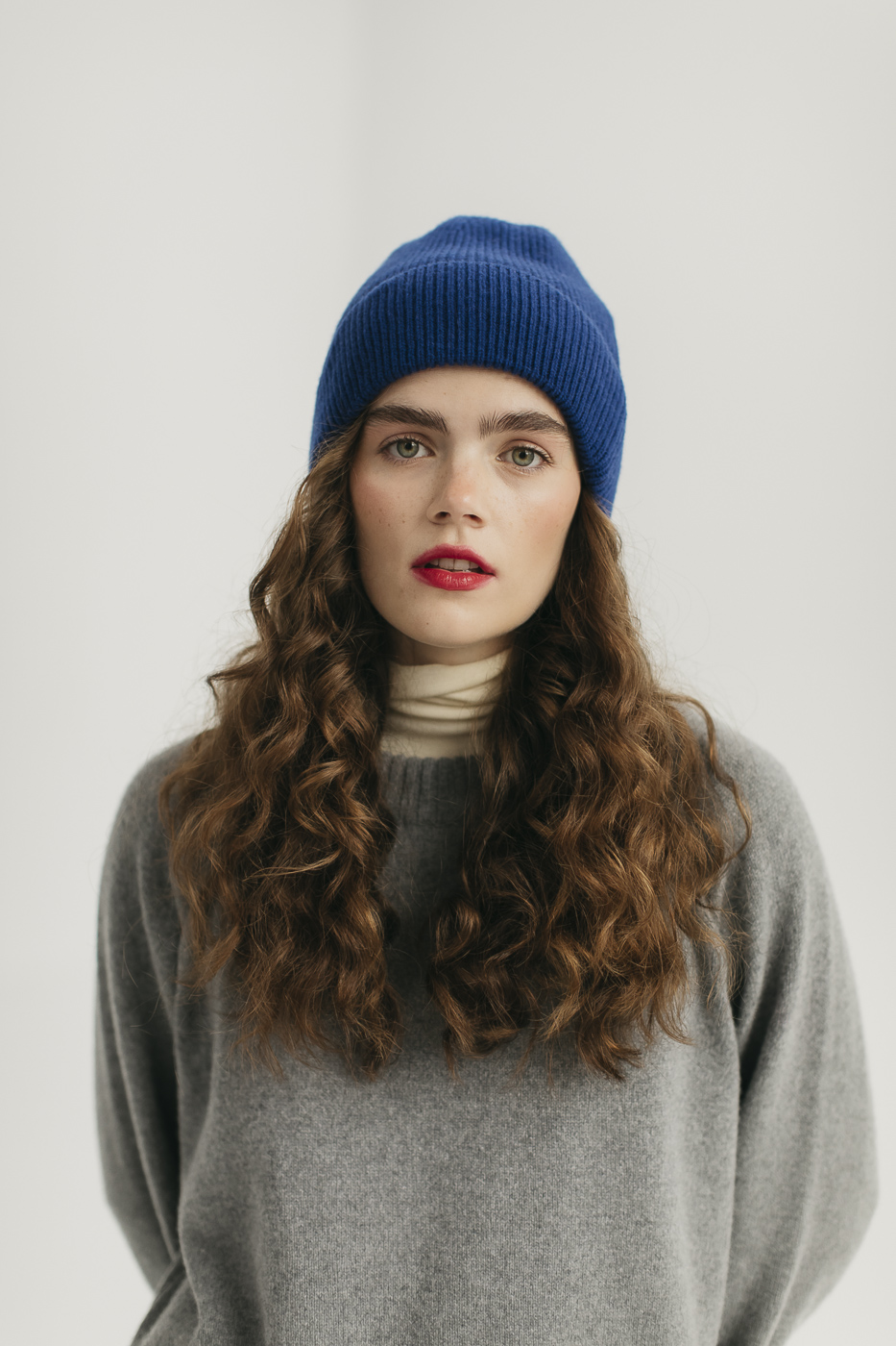Czapka_merino_kaszmir_atrament_1 Czapka SISU • Wełna Merino + Kaszmir • - obrazek 6