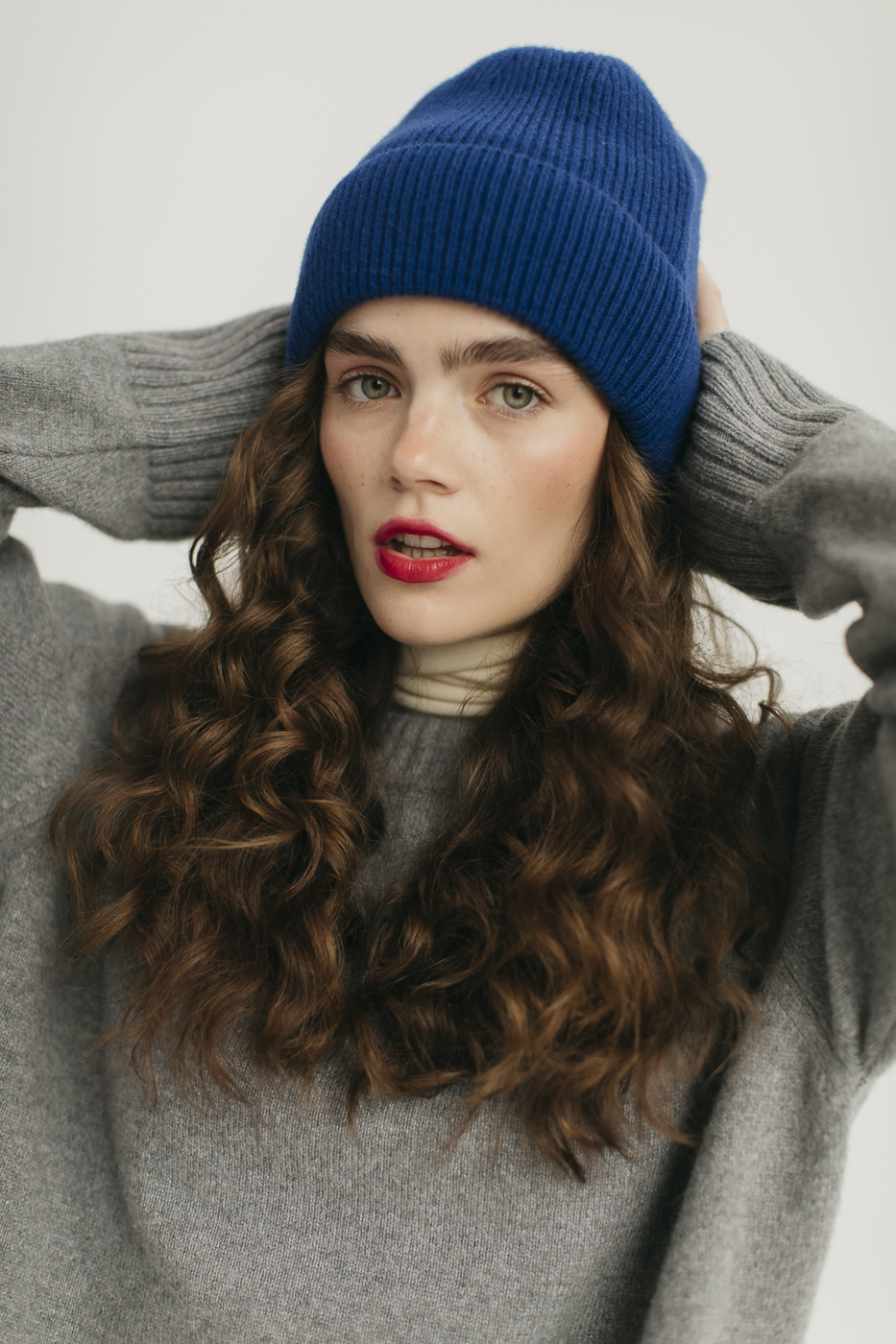 Czapka_merino_kaszmir_atrament_3 Czapka SISU • Wełna Merino + Kaszmir • - obrazek 4