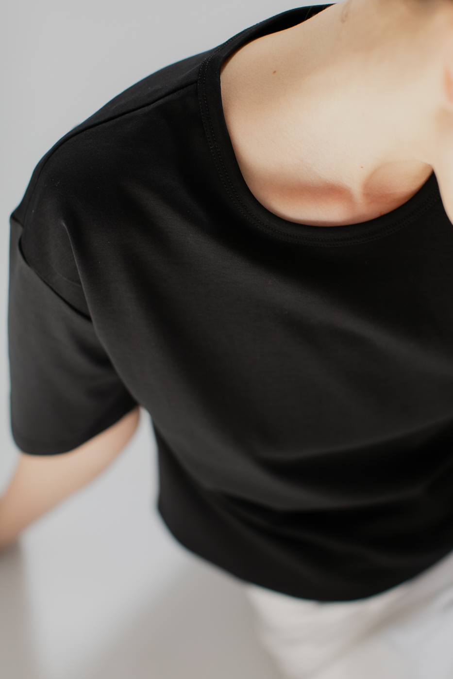 t-shirt-minimal-bawełna-pima-czarny-natula-wiosna2025-9 T-shirt Minimal • Bawełna Organiczna PIMA • - obrazek 2