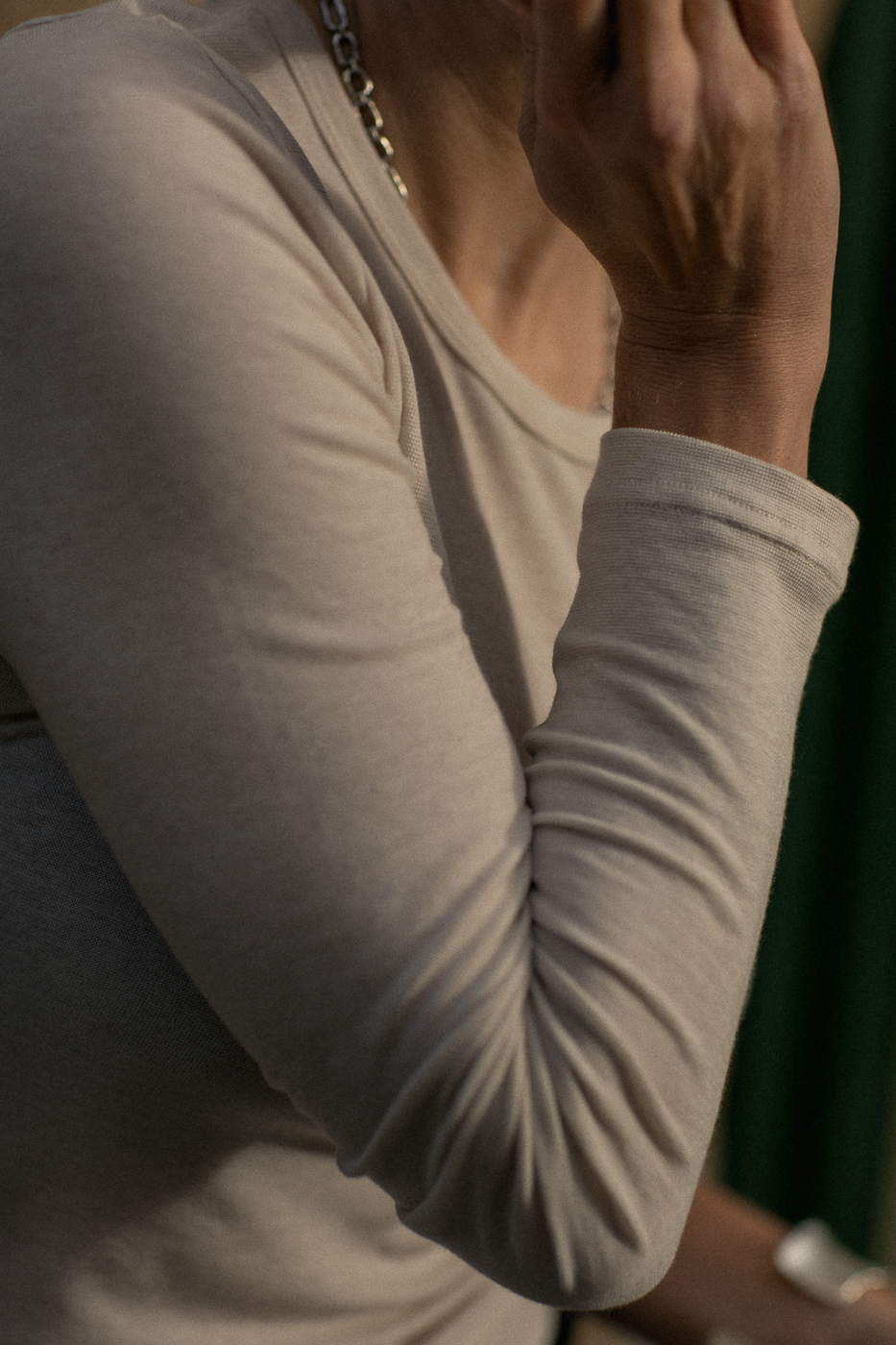 longsleeve-merino-tencel-beż-melanż-natula-3 Longsleeve KOI • Tencel + Merino • - obrazek 4